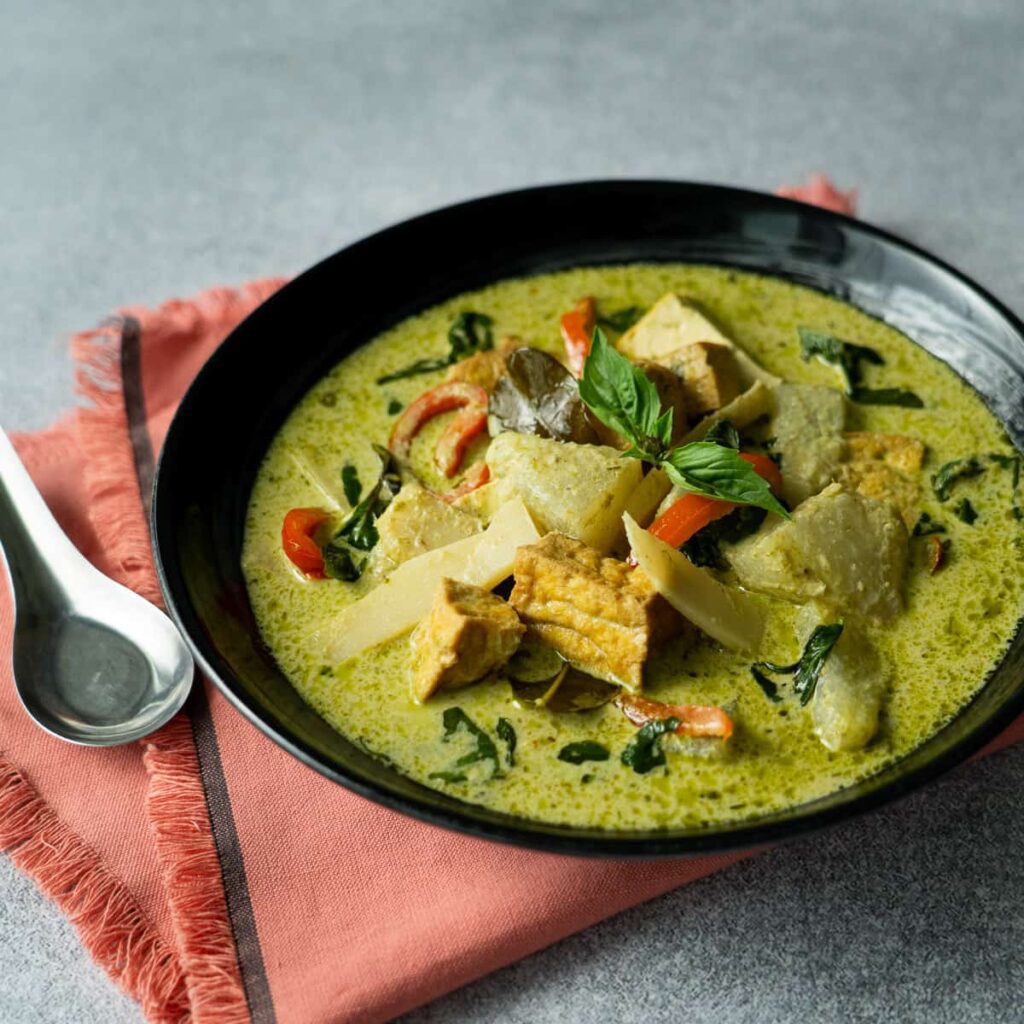 discovering the flavours of thailand simple recipes for pad thai and green curry