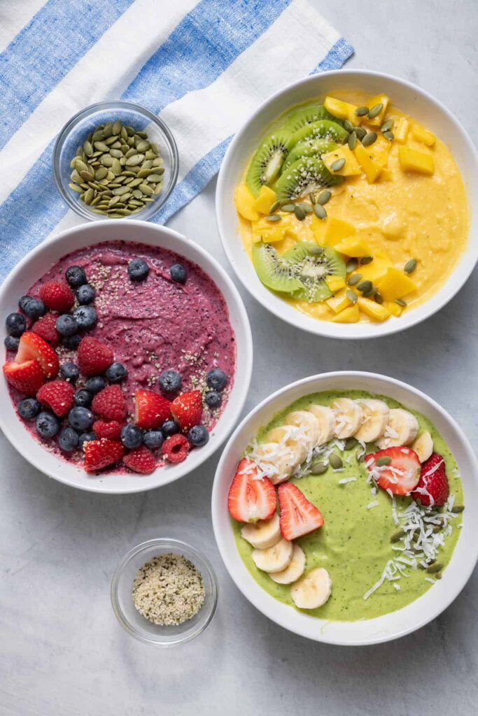 how to make a delicious and healthy smoothie bowl