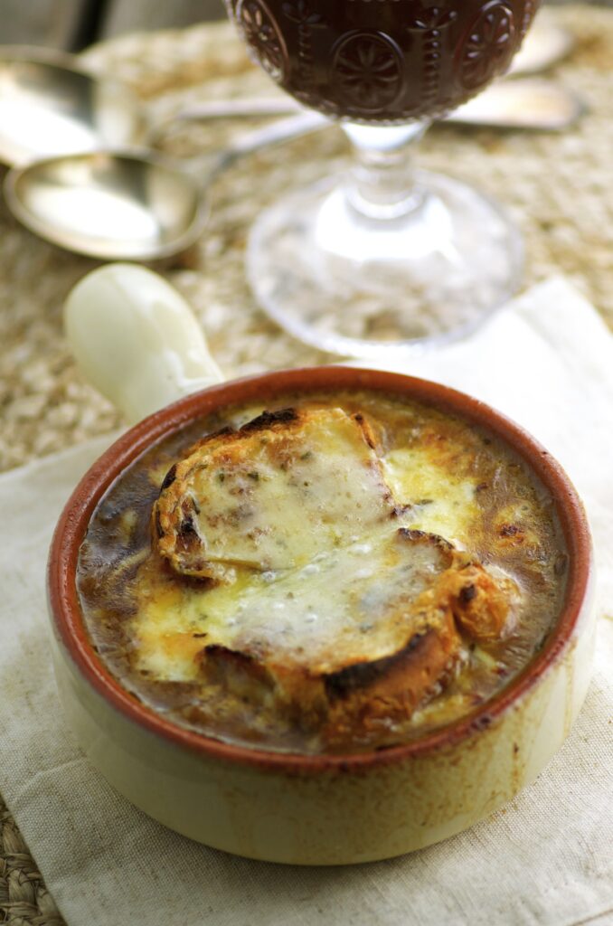 satisfy your taste buds with this classic french onion soup recipe