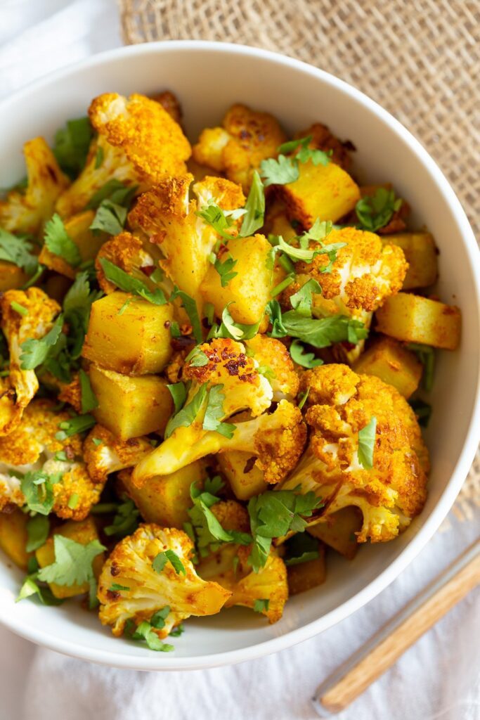 aloo gobi the spicy taste of indian vegetarian cooking