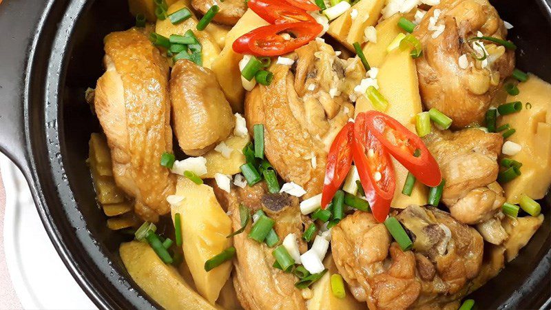 Braised chicken with bamboo shoots