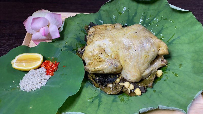 steamed chicken with lotus leaves