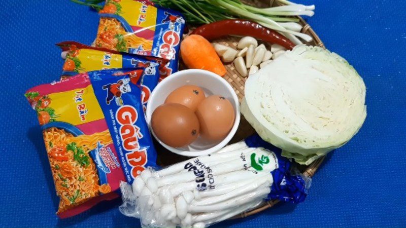 Ingredients for the dish 2 ways to make fried noodles with eggs