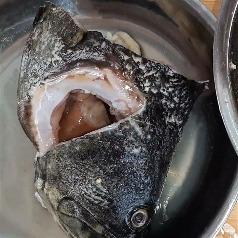 Step 1 Prepare the grouper Sour Soup with Grouper and Vegetable Flowers