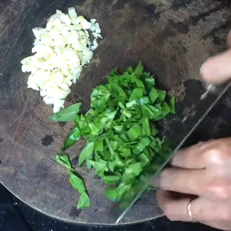 Step 2 Prepare other ingredients Stir-fried zucchini with garlic