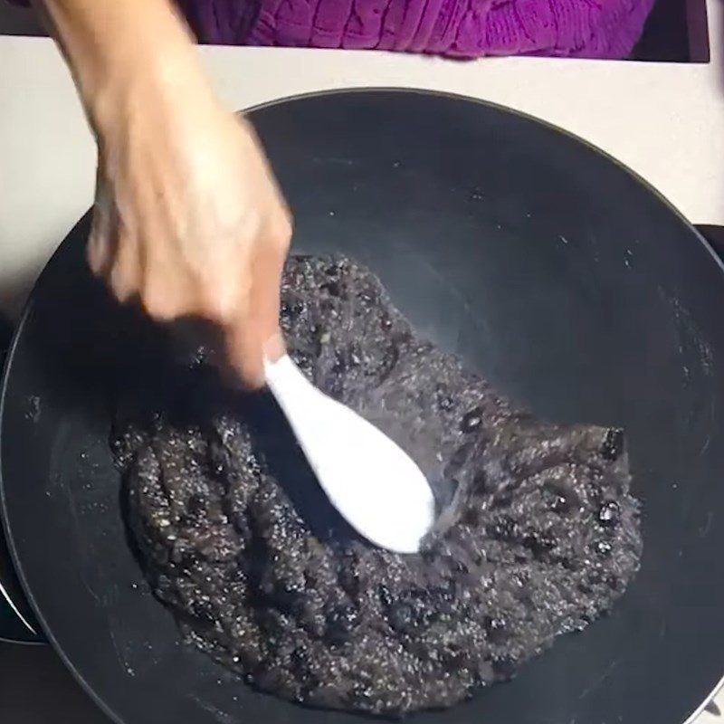 Step 3 Making sweetened black bean sticky rice Black bean sticky rice - ginger sticky rice