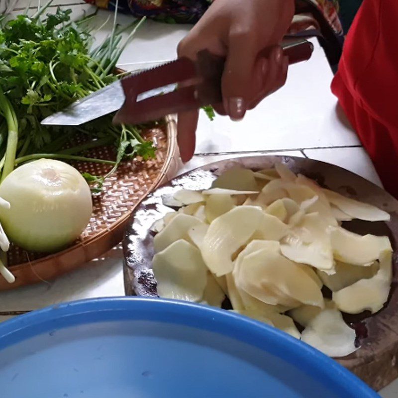 Step 2 Prepare other ingredients Steamed Tilapia with Ginger and Scallions