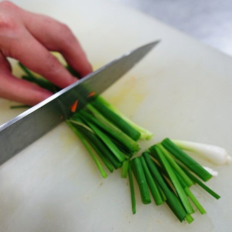 Step 2 Prepare other ingredients Steamed Tilapia with Ginger and Scallions