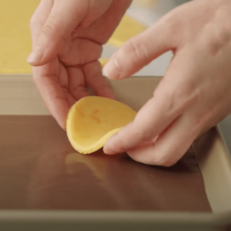 Step 3 Rolling the dough Fresh orange cookies