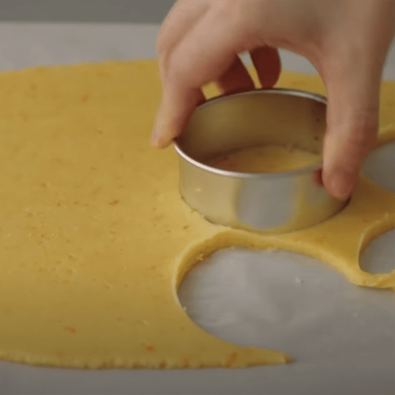 Step 3 Rolling the dough Fresh orange cookies