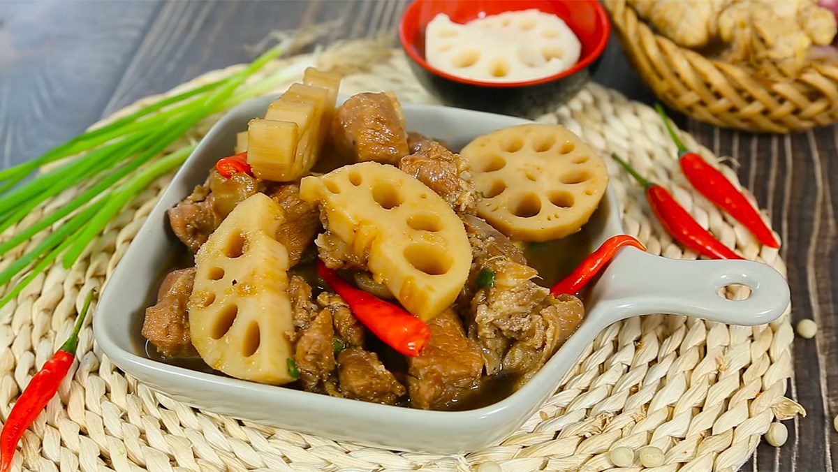 Lotus Root Soup with Pig Tails