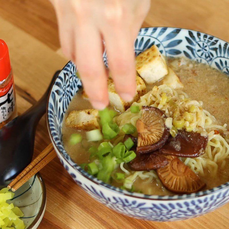 Step 5 Completion of vegetarian miso ramen