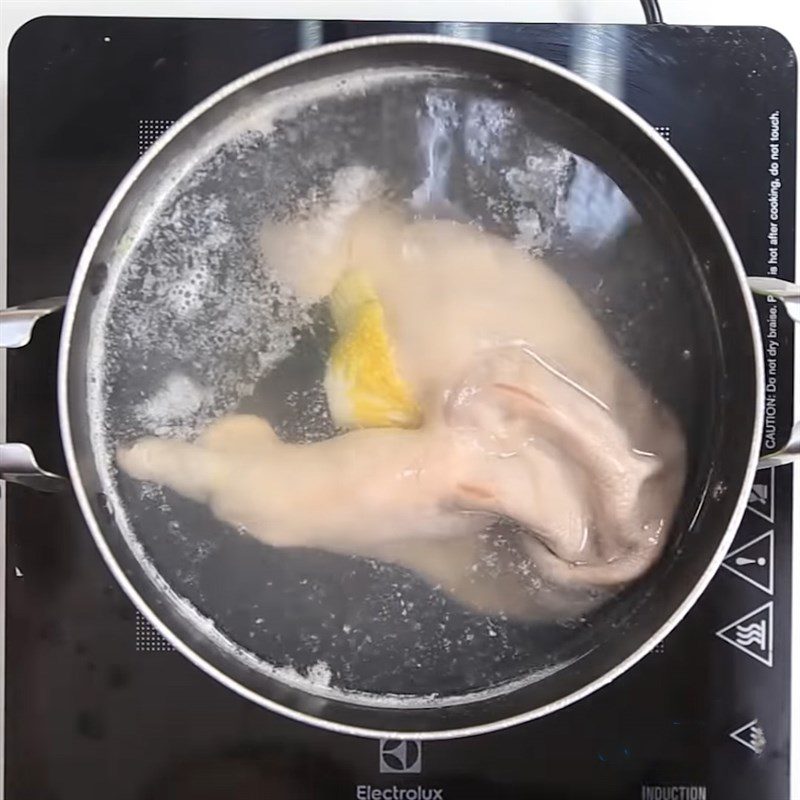 Step 2 Blanch and marinate the stomach Fried stomach