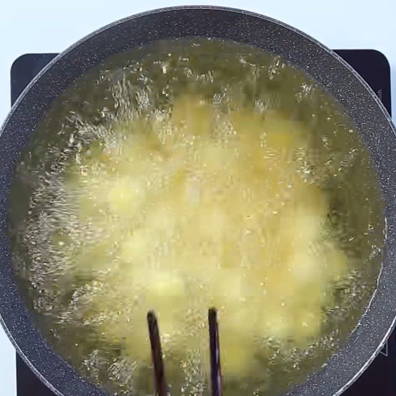 Step 4 Fry the sweet potato cake Fried sweet potato cake