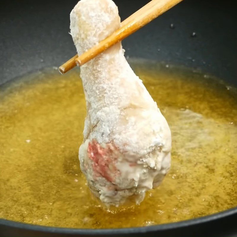 Step 5 Fry the chicken Fried chicken legs