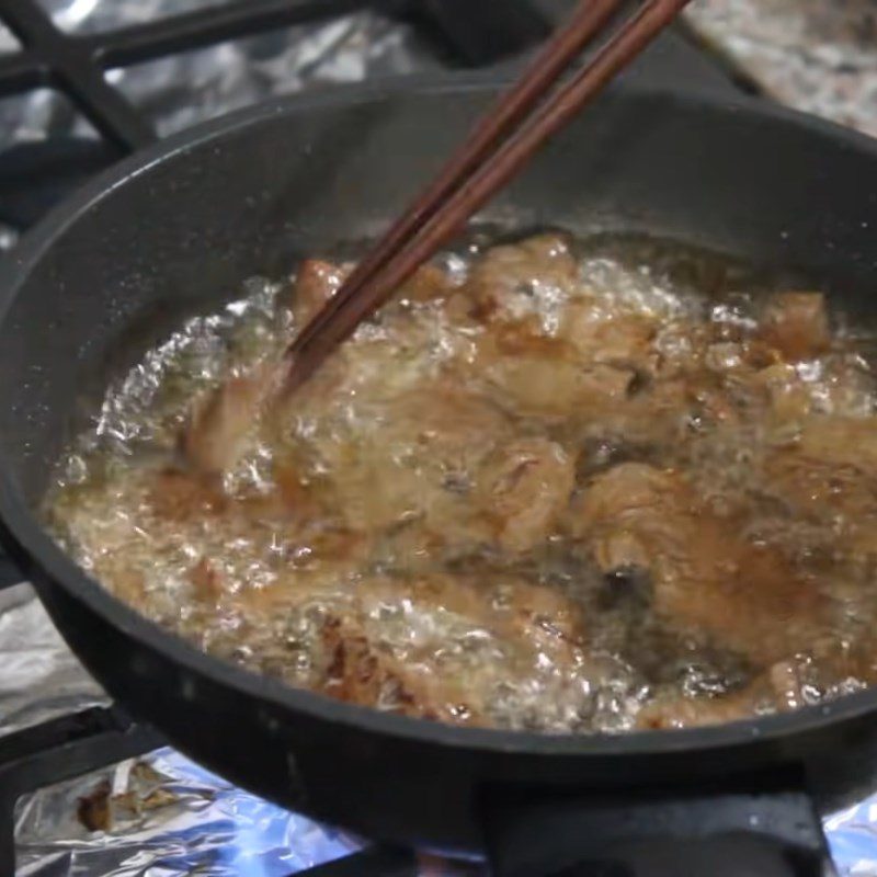 Step 4 Frying beef for grilled beef pho