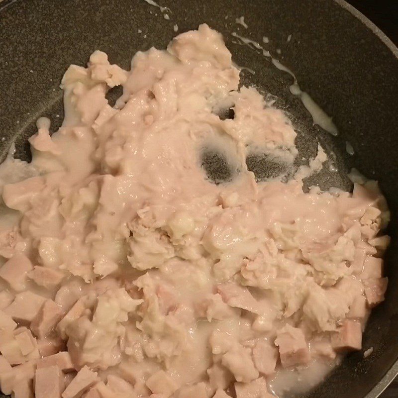 Step 2 Prepare the taro and coconut filling for the cassava cake