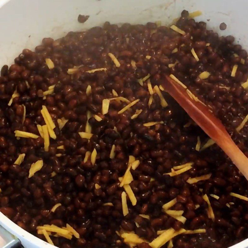 Step 4 Pressing red bean cake Red bean cake