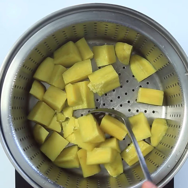 Step 1 Steam the sweet potatoes for Fried Sweet Potato Cake