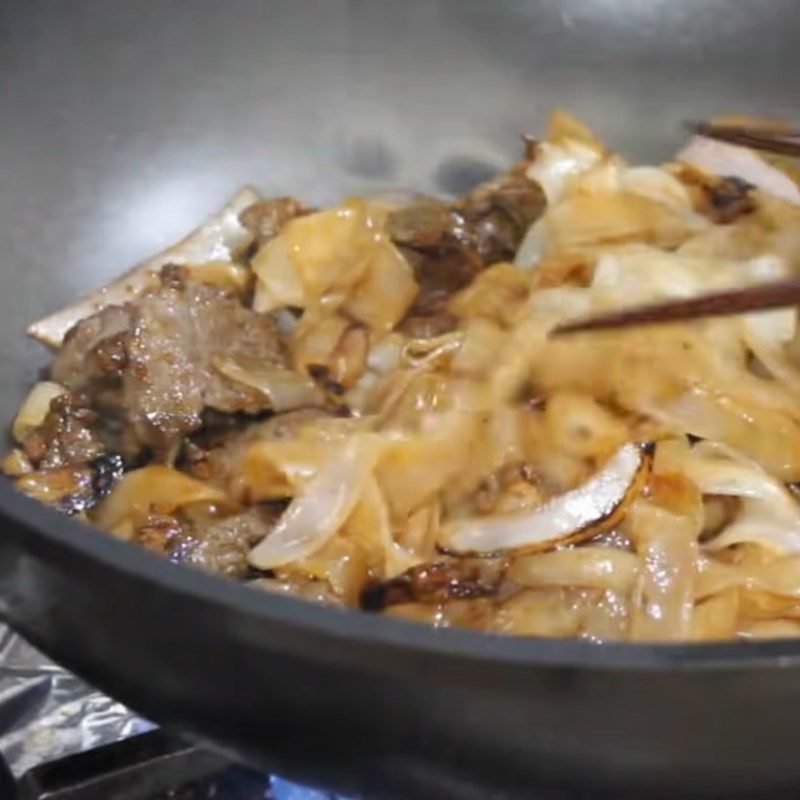 Step 6 Completing the dish for grilled beef pho