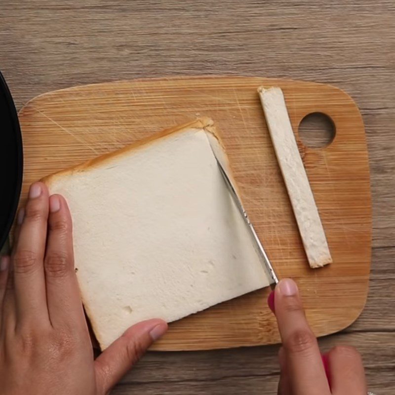 Step 1 Assemble the Monte Cristo sandwich with mayo sauce