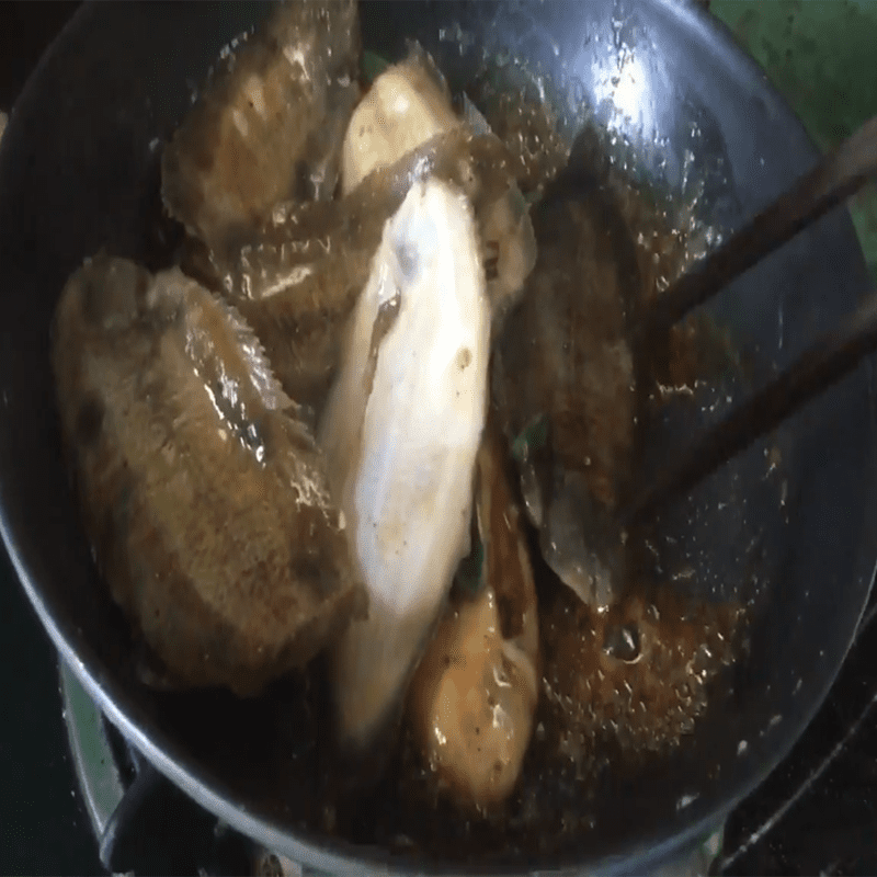 Step 3 Braised fish with pepper