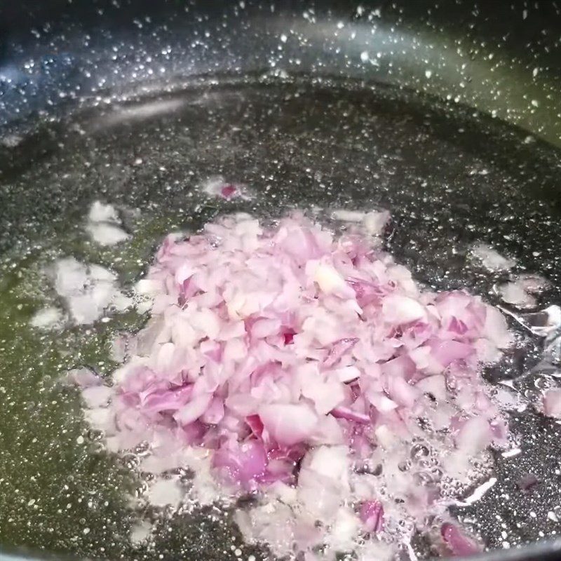 Step 4 Cook the meat Minced meat with shrimp paste