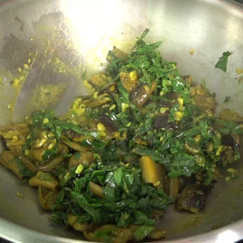 Step 3 Stir-fried eel with betel leaves Stir-fried eel with betel leaves