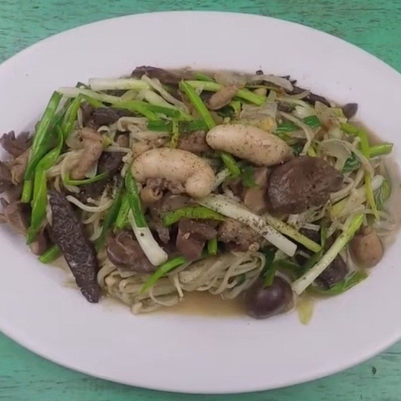 Step 4 Final product Stir-fried chicken gizzards with enoki mushrooms