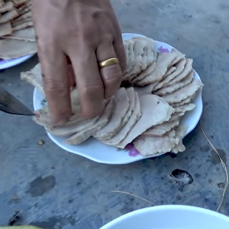 Step 3 Boil the pork stomach Boiled pork stomach with shrimp paste