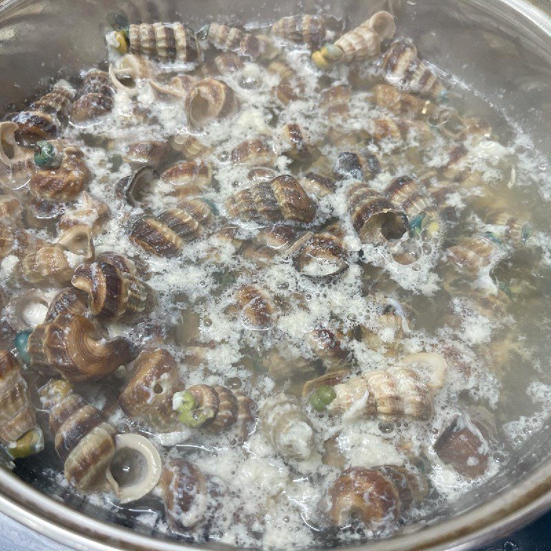 Step 3 Boiled Snails Snails sautéed with coconut