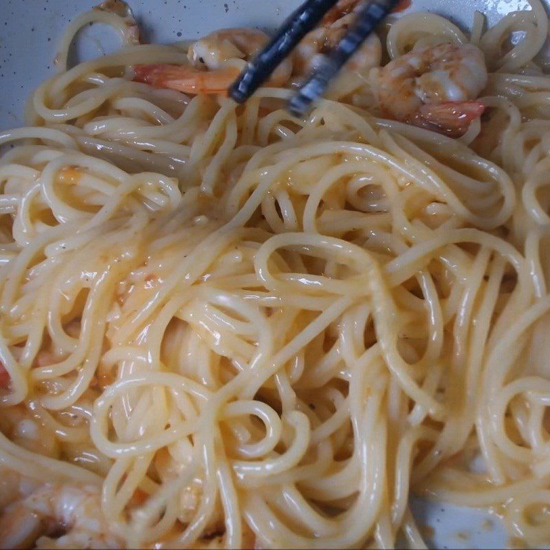 Step 4 Stir-fried noodles Thai-style shrimp noodles