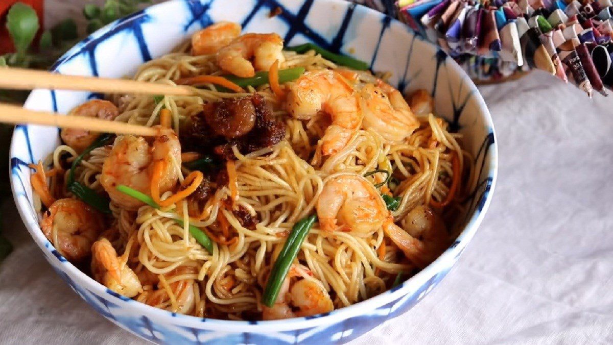 Hong Kong-style shrimp noodles