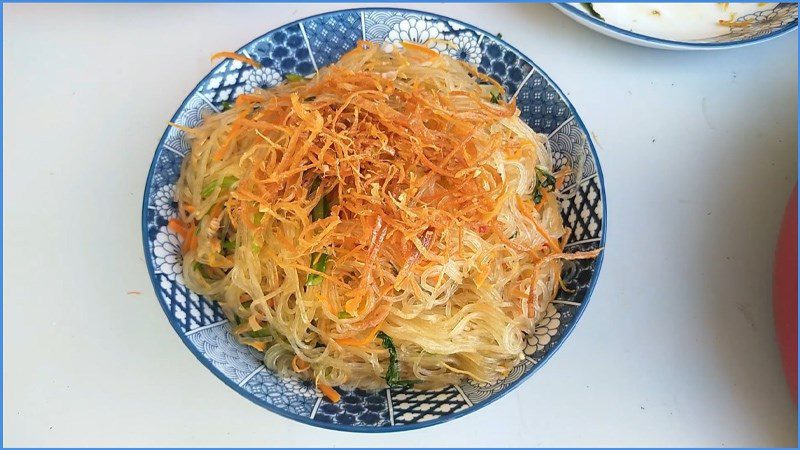 Stir-fried vermicelli with dried squid