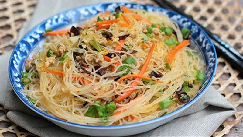 Stir-fried vermicelli with minced meat