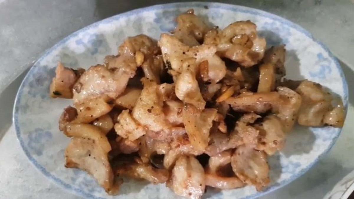 Stir-fried Pork Nerve with Onion and Garlic