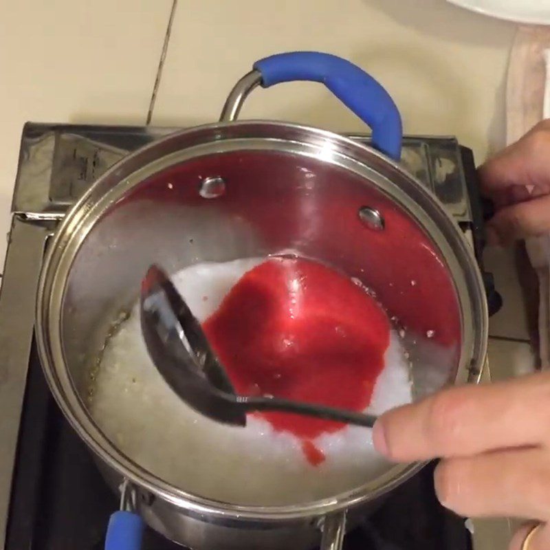 Step 3 Cook the porridge Salmon porridge with beetroot