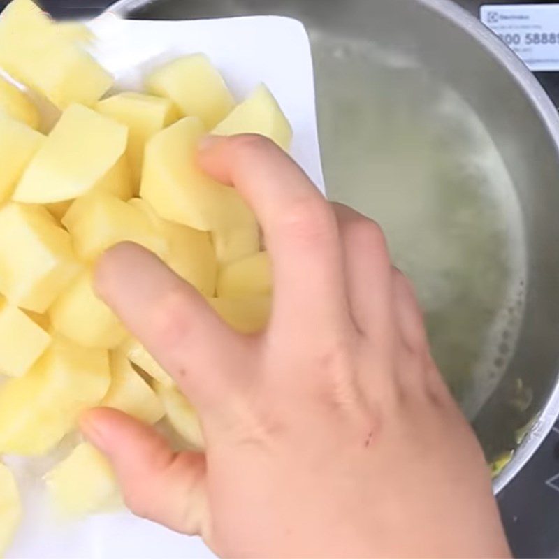 Step 3 Cook the soup Chicken potato soup