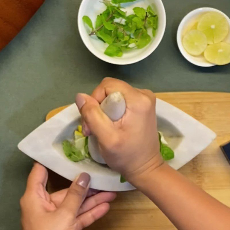 Step 2 Crush Mojito mint ingredients