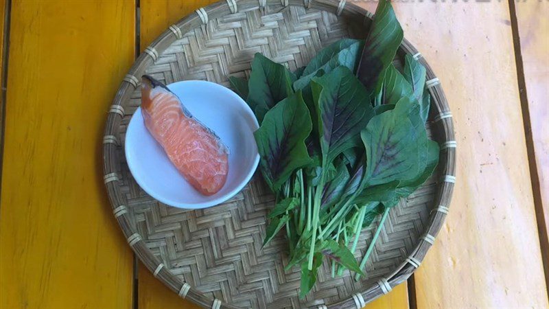 Ingredients for cooking salmon and amaranth porridge