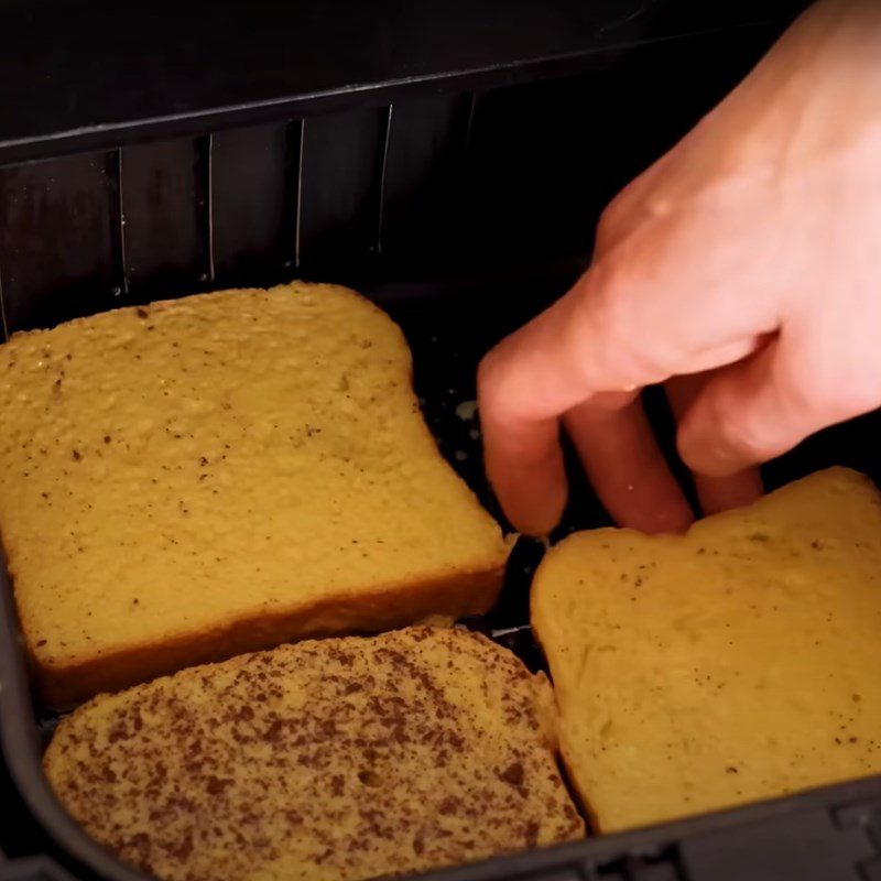 Step 3 Toast French toast - French toast using an air fryer