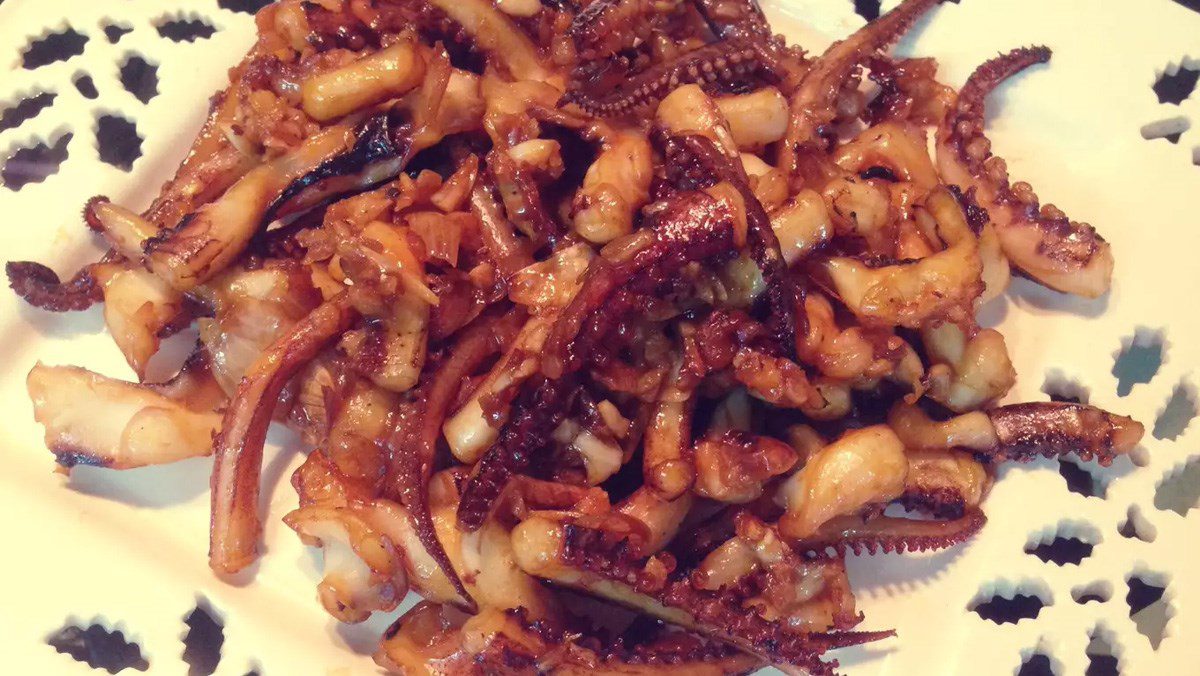 Grilled squid tentacles with satay