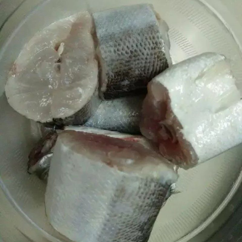 Step 1 Prepare the ingredients for Turmeric Braised Fish