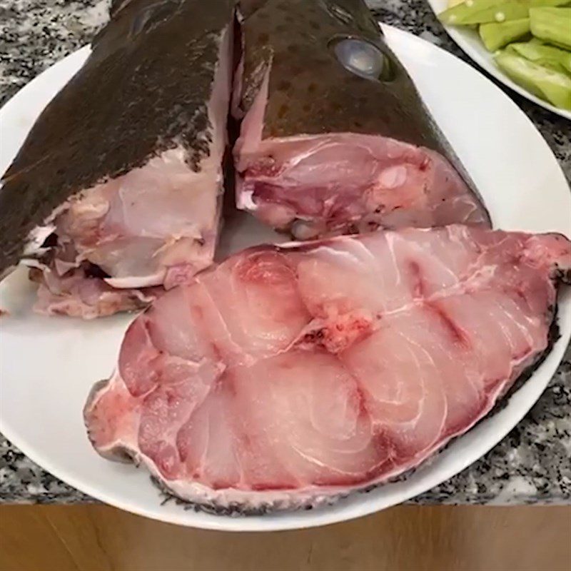 Step 1 Prepare the grouper Sour grouper soup with Dọc Mùng