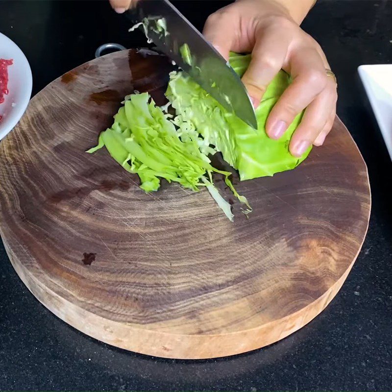 Step 3 Prepare the vegetables Beef salad with five colors