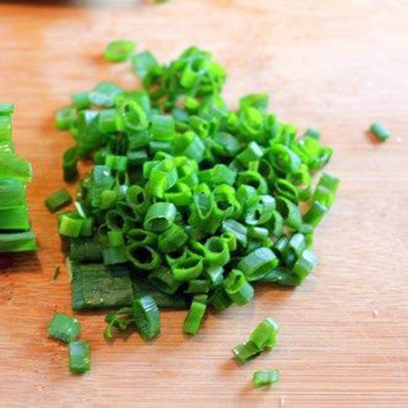 Step 1 Prepare the ingredients for Sausage Cheese Fried Noodles