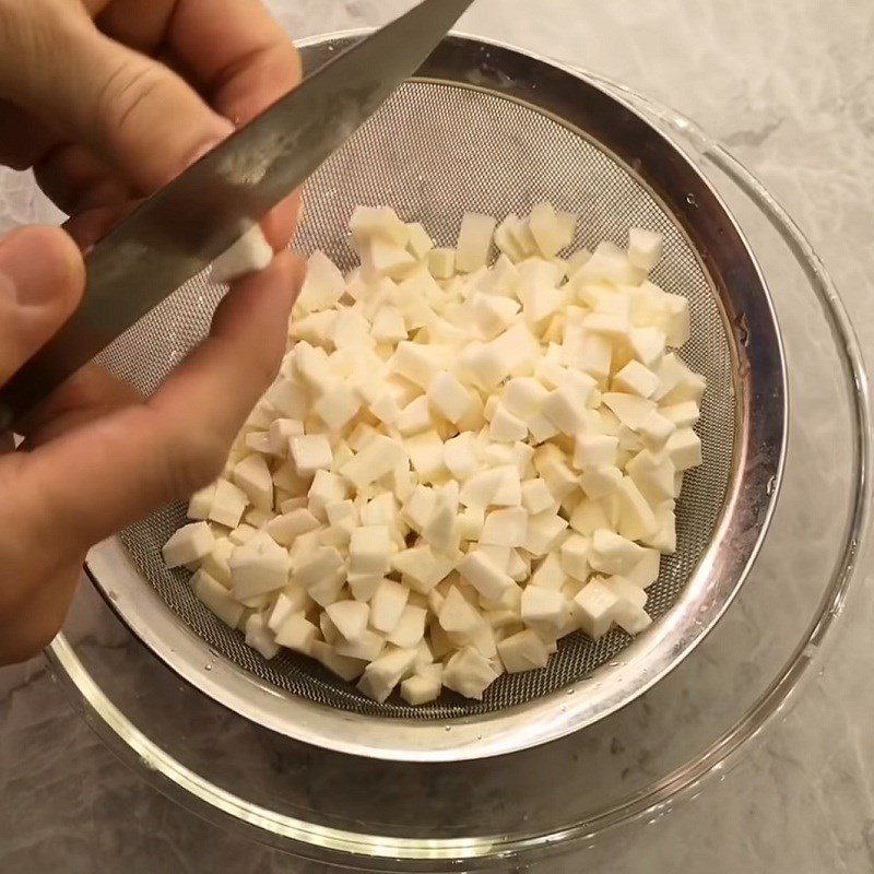 Step 1 Prepare the ingredients for Cassava Cake with Taro Filling