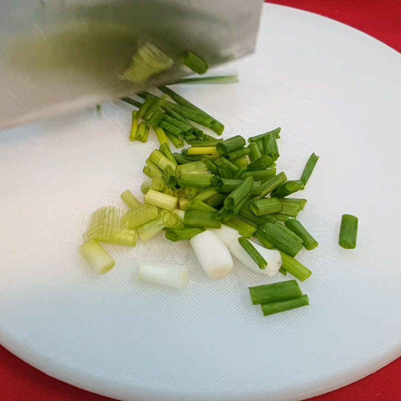 Step 2 Prepare the remaining ingredients Stir-fried sweet and sour straw mushrooms