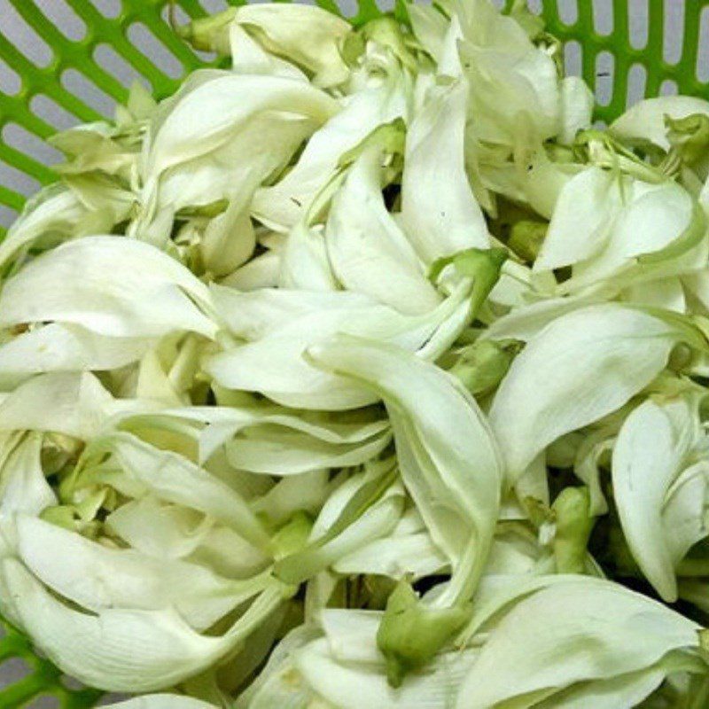 Step 2 Prepare the other ingredients Sour Soup with Grouper and Vegetable Flowers