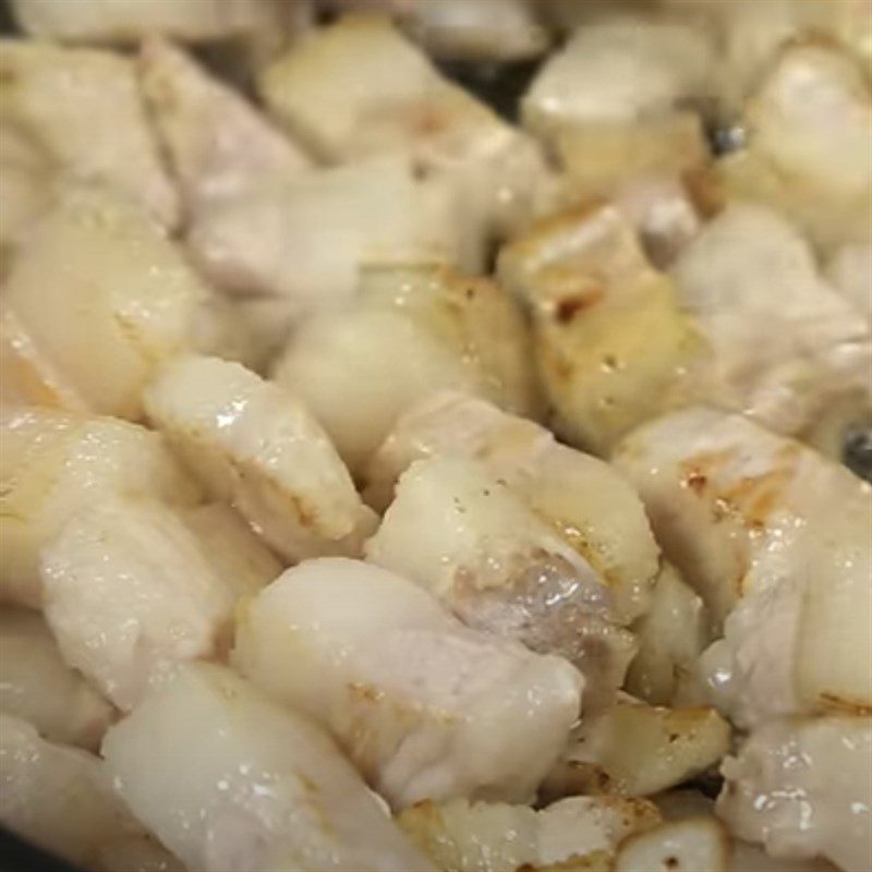 Step 2 Fry the pork fat Crispy pork fat with salt and chili